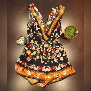 Elegant color patterned curve enhancing jumper